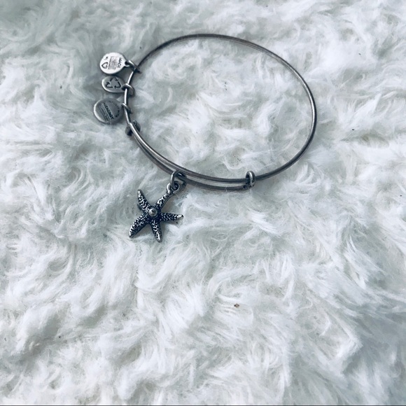 Starfish Alex and Ani bracelet - Picture 1 of 5